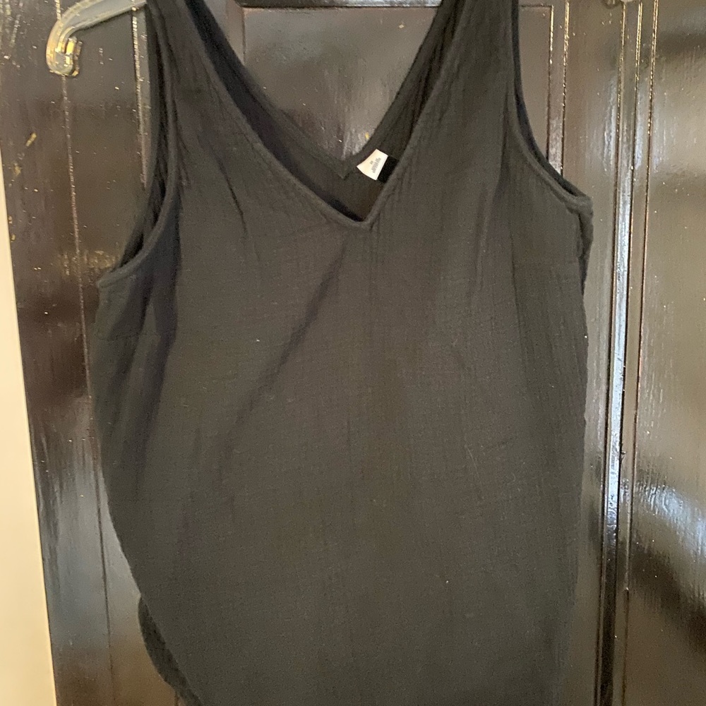 Black old navy tank
